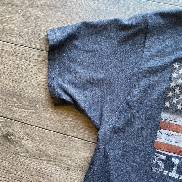 5.11 Tactical American Flag Men’s T-Shirt | Medium - Picture 8 of 11